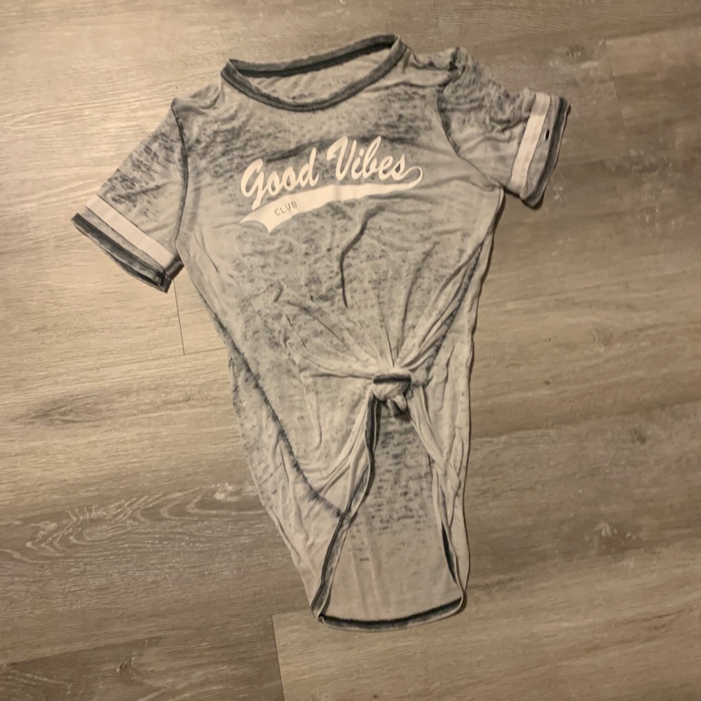 Shirts - Picture 4 of 6